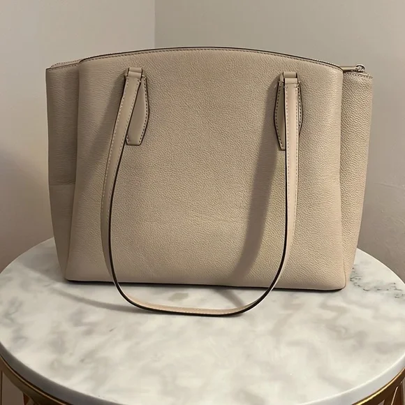 ♠️ EUC Kate Spade Monet Tote in Warm Beige♠️ - Picture 5 of 9